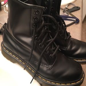 Women’s Dr. Martens size 7